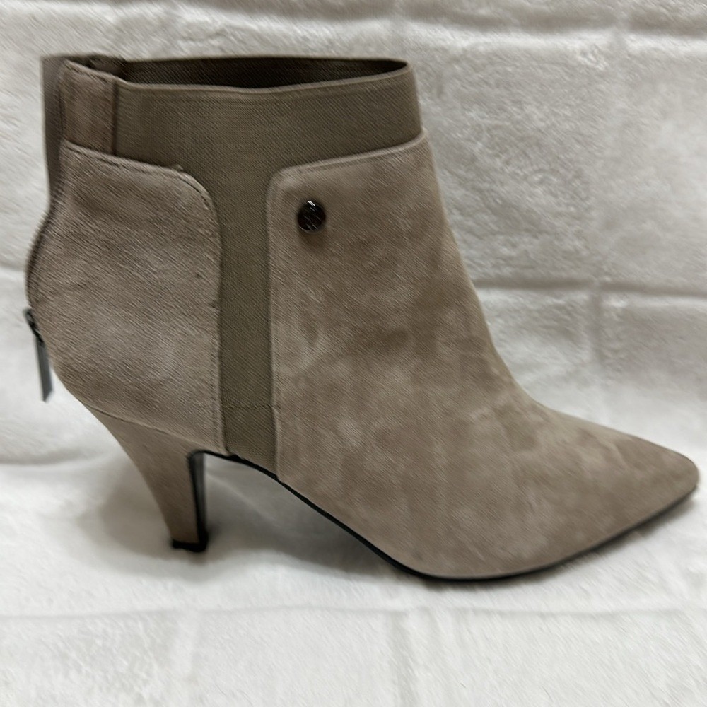 Bandolino‎ Tan Ankle Booties with Sleek Design